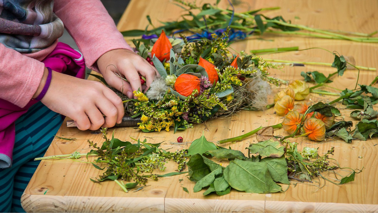 Wunderschöne Kränze aus Trockenblumen gestalten